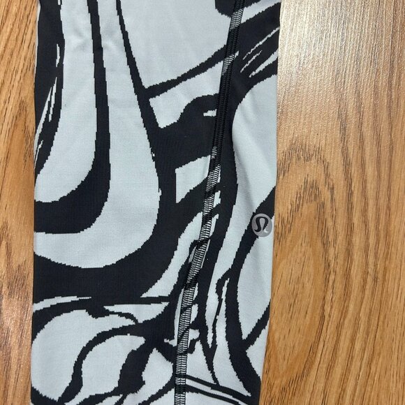 Lululemon Swift Speed Tight 28" - Sz 8 Spin Off Jacquard Vapor Graphite EUC - Picture 2 of 5